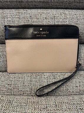 Kate Spade Staci Medium L-Zip Wristlet – Beige/Black Colorblock – LIKE NEW ✨